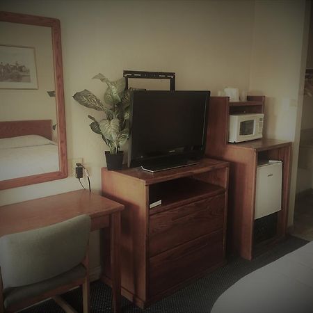 Budget Inn ริเวอร์ไซด์ ภายนอก รูปภาพ