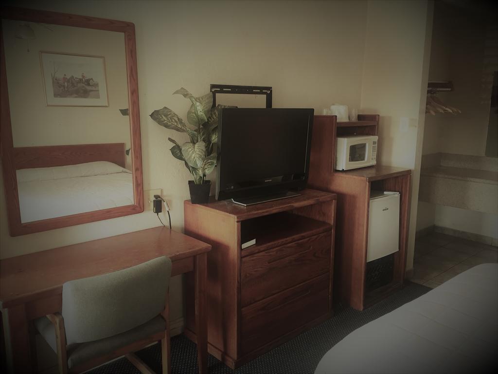 Budget Inn ริเวอร์ไซด์ ภายนอก รูปภาพ