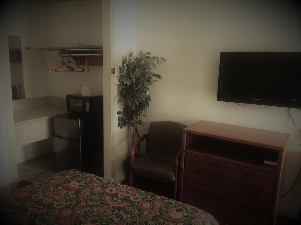 Budget Inn ริเวอร์ไซด์ ภายนอก รูปภาพ